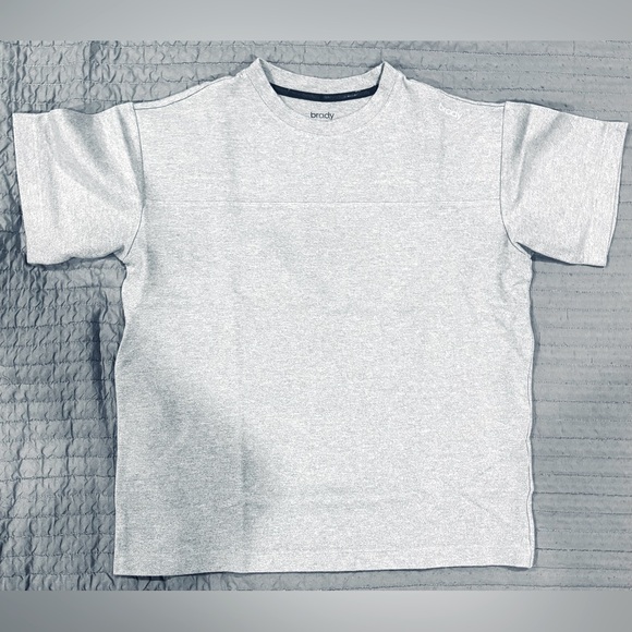 Brady Brand Light Gray Men’s Tee great condition size medium - Picture 1 of 5